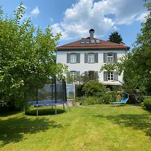 Haus Mit Geschichte In Apartment Mähring